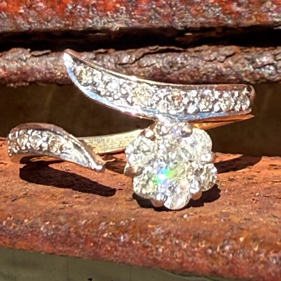 Vintage Genuine Diamond Flower Ring 14k Gold Size: 8 - Picture 8 of 8